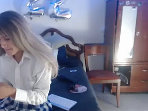 Valentina bss online show from November 28, 2025, 2:42 pm