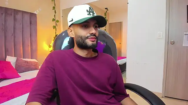 Snapshot of Ryan_Jackson_ chatting on November 30, 2025, 5:11 am Ryan Jackson online show from November 30, 2025, 5:11 am