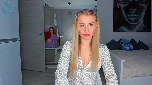 Snapshot of MashaFromRussia__ chatting on November 6, 2025, 9:21 am MashaFromRussia online show from November 6, 2025, 9:21 am