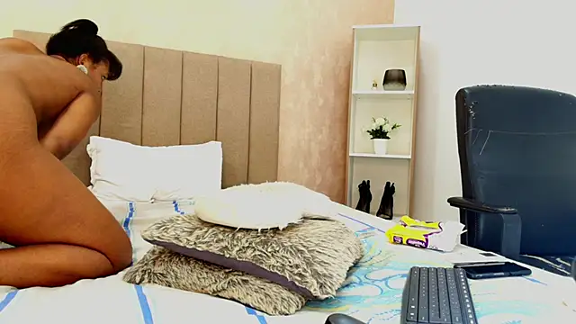 DiannaWild online show from December 14, 2025, 4:34 pm