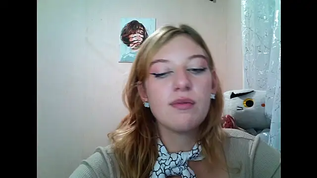 Lily Ember online show from September 17, 2025, 4:30 pm