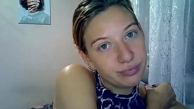 Lily Ember online show from September 29, 2025, 7:40 pm