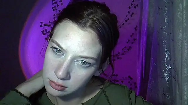 Lily Ember online show from October 16, 2025, 10:11 pm