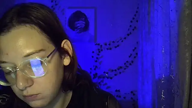 Lily Ember online show from October 20, 2025, 4:51 pm