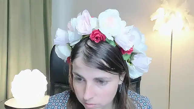 Snapshot of MartaEdams chatting on October 1, 2025, 7:14 am MartaEdams online show from October 1, 2025, 7:14 am