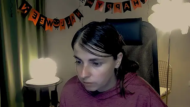 Snapshot of MartaEdams chatting on October 29, 2025, 6:15 am MartaEdams online show from October 29, 2025, 6:15 am