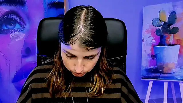 Snapshot of MartaEdams chatting on November 11, 2025, 6:13 am MartaEdams online show from November 11, 2025, 6:13 am