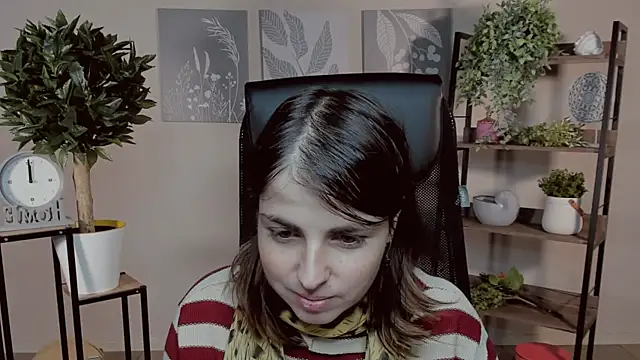 Snapshot of MartaEdams chatting on November 26, 2025, 6:25 am MartaEdams online show from November 26, 2025, 6:25 am