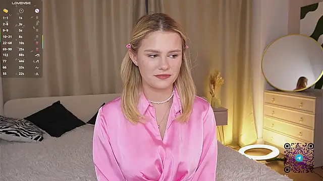 Snapshot of EngelDutch chatting on September 28, 2025, 10:04 pm EngelDutch online show from September 28, 2025, 10:04 pm