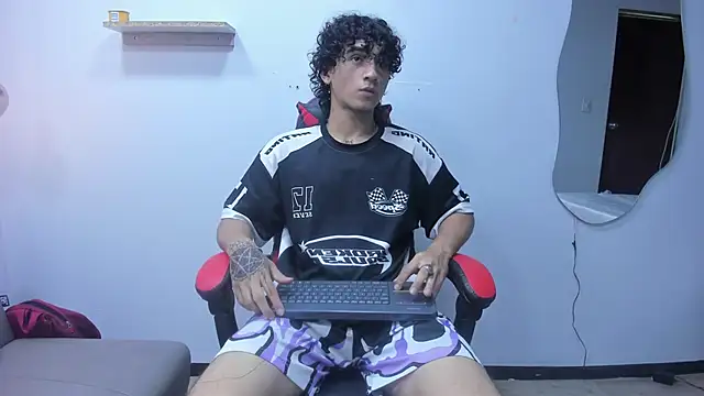 JackesTaylor online show from October 5, 2025, 4:55 am