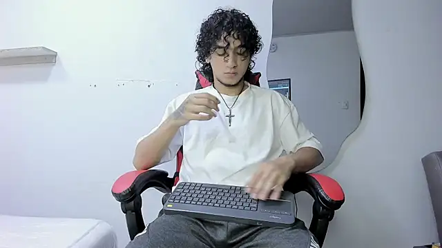 JackesTaylor online show from November 14, 2025, 4:44 am