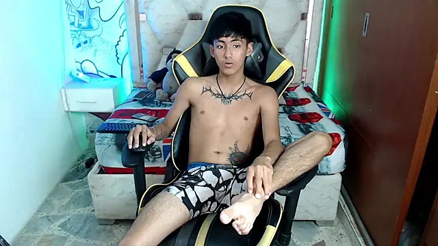 Snapshot of yiisu_ chatting on October 15, 2025, 6:19 pm yiisu  online show from October 15, 2025, 6:19 pm