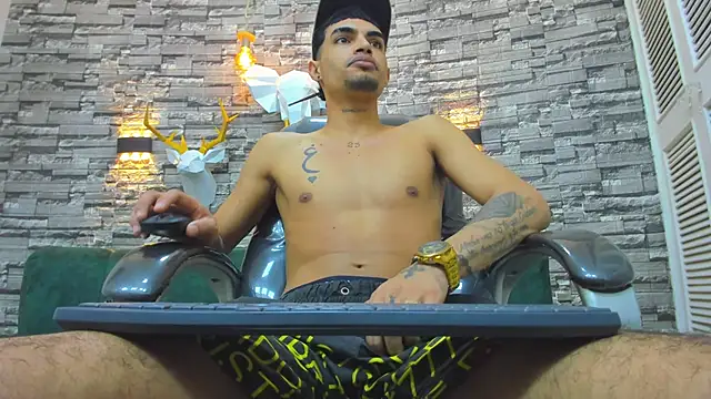 Snapshot of ariess_king chatting on November 8, 2025, 6:24 am ariess king online show from November 8, 2025, 6:24 am