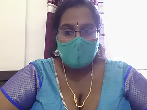 Snapshot of Reena-gowda chatting on September 18, 2025, 6:15 am Reena-gowda online show from September 18, 2025, 6:15 am