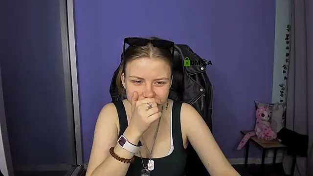 Snapshot of foxy_tease_ chatting on September 30, 2025, 7:30 pm foxy tease online show from September 30, 2025, 7:30 pm