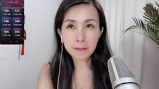Snapshot of JackieBell chatting on September 18, 2025, 5:42 am JackieBell online show from September 18, 2025, 5:42 am