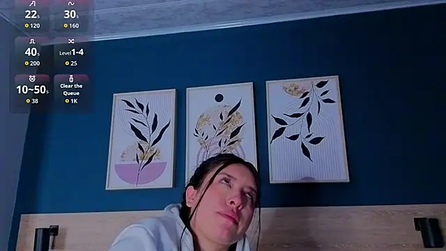 SarahMiler  online show from October 22, 2025, 11:43 am