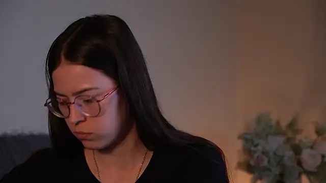 Snapshot of ywixos chatting on September 14, 2025, 10:14 am ywixos online show from September 14, 2025, 10:14 am