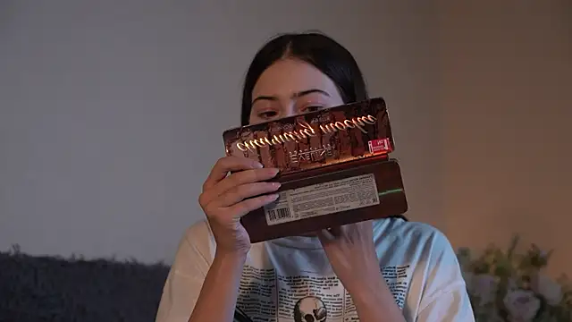 Snapshot of ywixos chatting on September 18, 2025, 11:45 am ywixos online show from September 18, 2025, 11:45 am