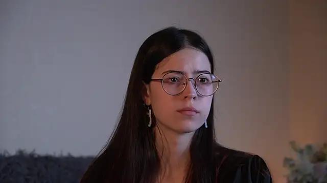 Snapshot of ywixos chatting on September 20, 2025, 9:21 am ywixos online show from September 20, 2025, 9:21 am