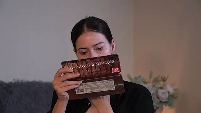 Snapshot of ywixos chatting on September 25, 2025, 11:36 am ywixos online show from September 25, 2025, 11:36 am