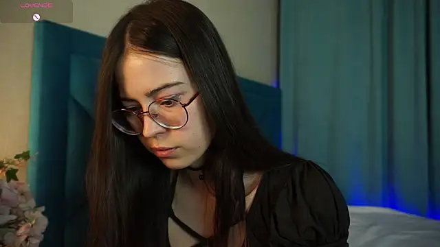 Snapshot of ywixos chatting on October 21, 2025, 2:29 pm ywixos online show from October 21, 2025, 2:29 pm