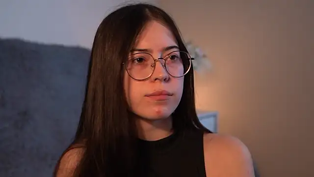 Snapshot of ywixos chatting on December 13, 2025, 9:42 pm ywixos online show from December 13, 2025, 9:42 pm