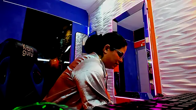 lucia ht online show from September 9, 2025, 2:11 am