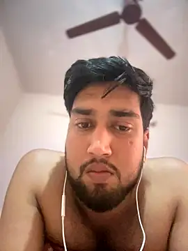 Snapshot of aka_big chatting on November 18, 2025, 7:24 am aka big online show from November 18, 2025, 7:24 am