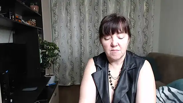 Snapshot of Illusionq chatting on October 10, 2025, 5:06 am Illusionq online show from October 10, 2025, 5:06 am