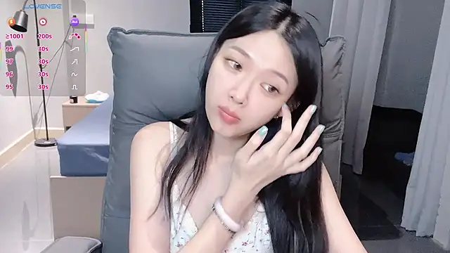 NiNi-baby520 online show from October 21, 2025, 7:20 am