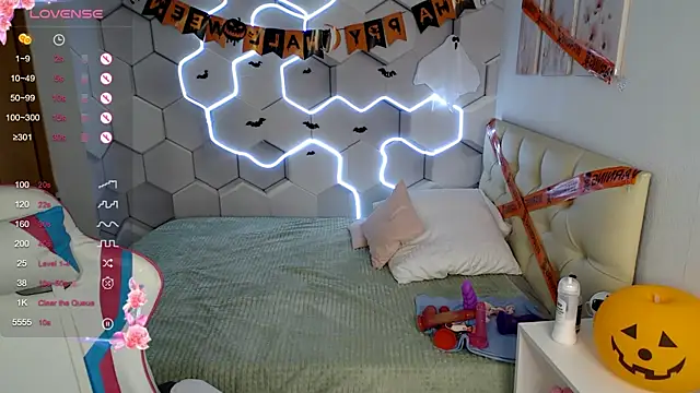 Snapshot of aliicemeow chatting on November 2, 2025, 9:11 am aliicemeow online show from November 2, 2025, 9:11 am