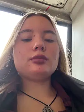 Snapshot of StephanieMur chatting on September 18, 2025, 3:08 am StephanieMur online show from September 18, 2025, 3:08 am