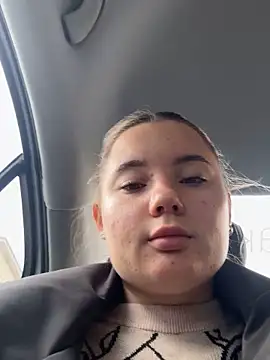 Snapshot of StephanieMur chatting on October 2, 2025, 3:57 am StephanieMur online show from October 2, 2025, 3:57 am