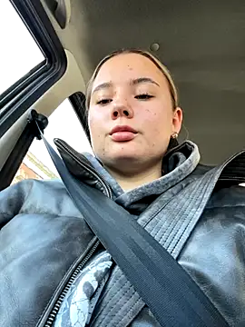 Snapshot of StephanieMur chatting on October 9, 2025, 3:59 am StephanieMur online show from October 9, 2025, 3:59 am