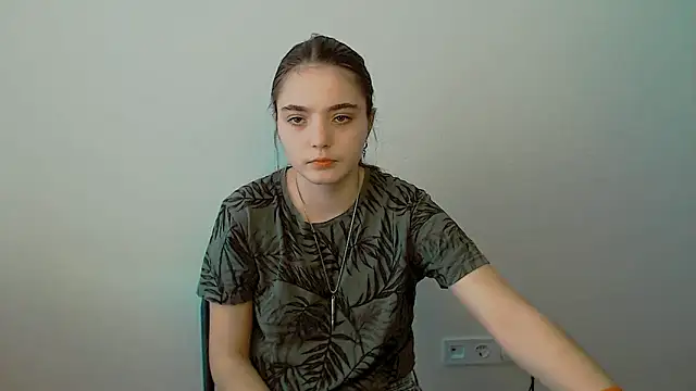 Snapshot of Sun_Shine__ chatting on September 22, 2025, 5:42 am Sun Shine online show from September 22, 2025, 5:42 am