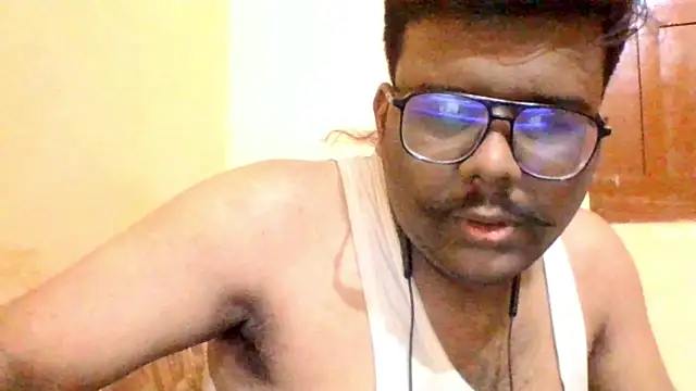 Snapshot of brownbear6 chatting on October 17, 2025, 2:52 pm brownbear6 online show from October 17, 2025, 2:52 pm