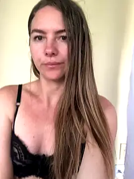 Snapshot of Angiehuston1 chatting on December 3, 2025, 6:50 pm Angiehuston1 online show from December 3, 2025, 6:50 pm