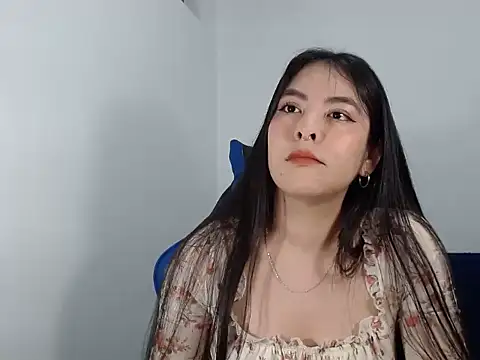 EloiseJun online show from November 12, 2025, 4:46 am