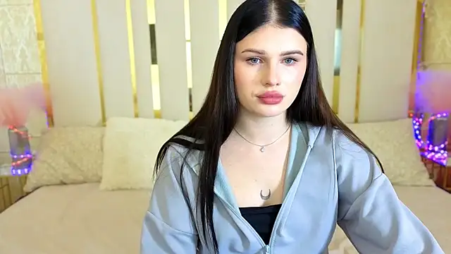 Snapshot of Neyla_Charm chatting on October 17, 2025, 12:30 pm Neyla Charm online show from October 17, 2025, 12:30 pm