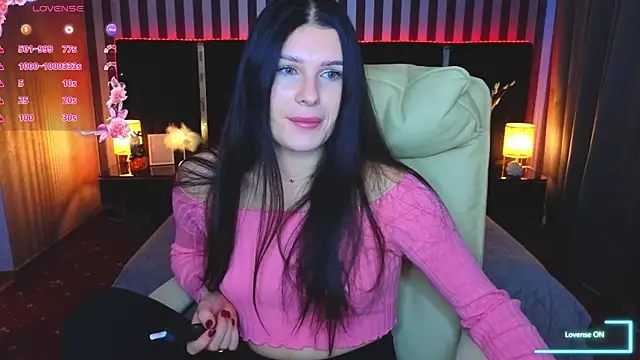 Snapshot of Neyla_Charm chatting on October 26, 2025, 6:52 am Neyla Charm online show from October 26, 2025, 6:52 am