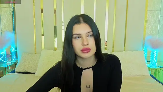 Snapshot of Neyla_Charm chatting on October 27, 2025, 1:48 pm Neyla Charm online show from October 27, 2025, 1:48 pm