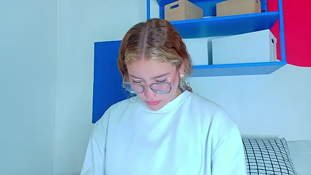 Snapshot of BelaMiller_ chatting on September 22, 2025, 11:34 am BelaMiller online show from September 22, 2025, 11:34 am