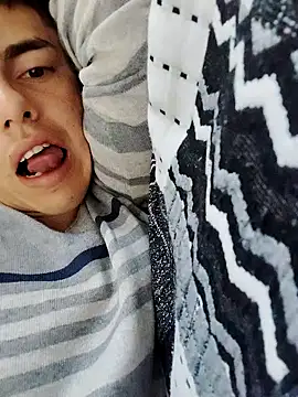 Snapshot of La_Cosita_69 chatting on October 10, 2025, 12:04 pm La Cosita 69 online show from October 10, 2025, 12:04 pm