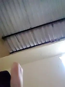 Snapshot of La_Cosita_69 chatting on October 16, 2025, 12:17 pm La Cosita 69 online show from October 16, 2025, 12:17 pm