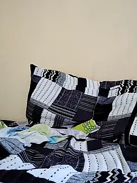 Snapshot of La_Cosita_69 chatting on October 17, 2025, 2:19 pm La Cosita 69 online show from October 17, 2025, 2:19 pm