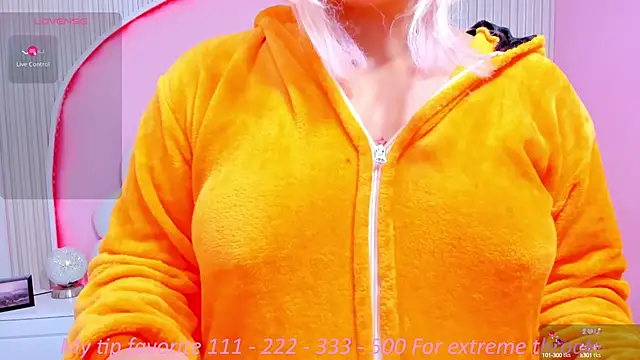 Snapshot of hinata_dolly chatting on October 14, 2025, 11:22 am hinata dolly online show from October 14, 2025, 11:22 am