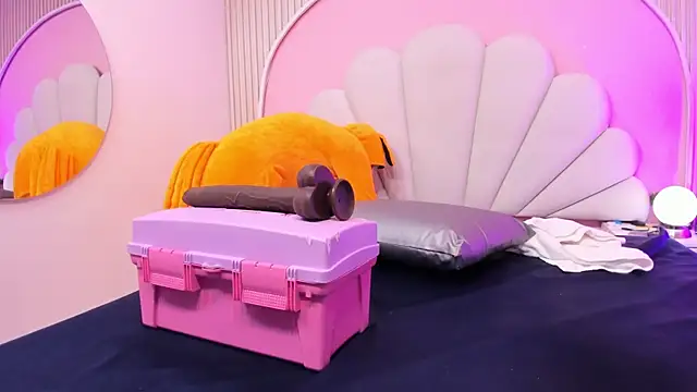 Snapshot of hinata_dolly chatting on November 8, 2025, 12:16 pm hinata dolly online show from November 8, 2025, 12:16 pm