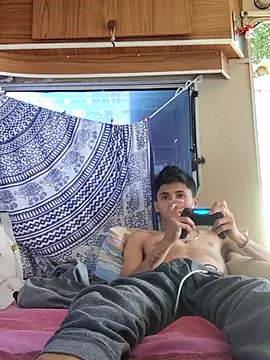 TussiFlaka online show from September 23, 2025, 4:21 pm