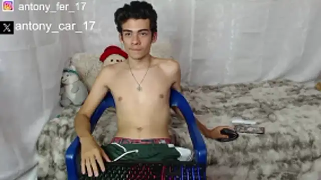 Snapshot of Rimuru17 chatting on October 23, 2025, 7:45 pm Rimuru17 online show from October 23, 2025, 7:45 pm